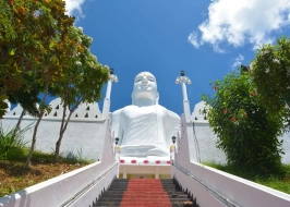 BAHIRAVOKANDA VIHARA BUDDHA STATUE